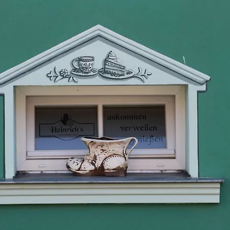 Heinrich's & Guest house