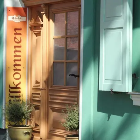 Heinrich's & Guest house 4*