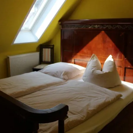 Heinrich's & 4* Walternienburg