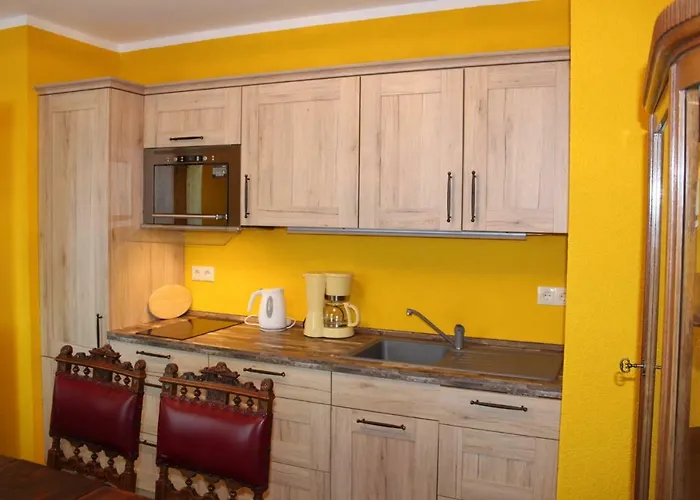 Heinrich's & 4* Walternienburg