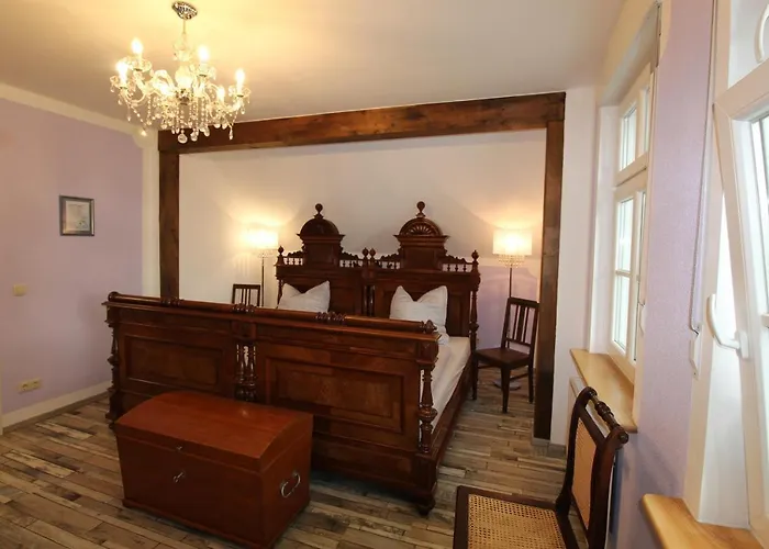 Heinrich's & 4* Walternienburg